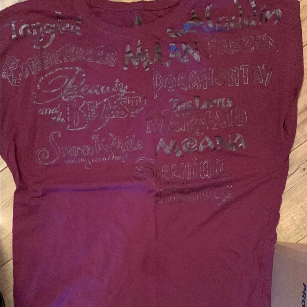 Disney Graphic burgundy Shirt